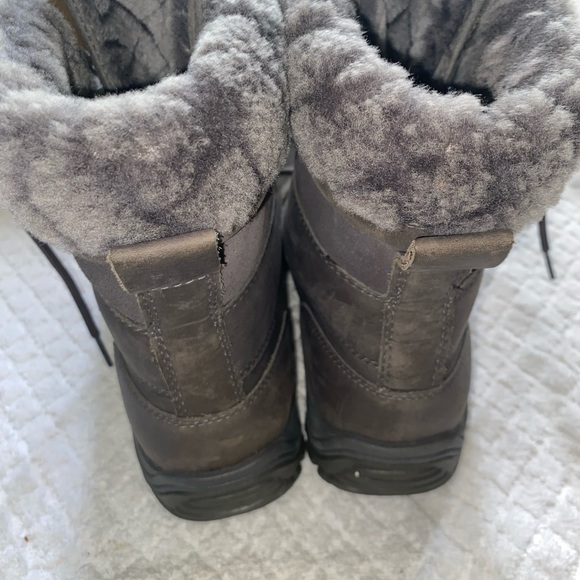 Ugg Boots ,size 9, Grey - Picture 4 of 13